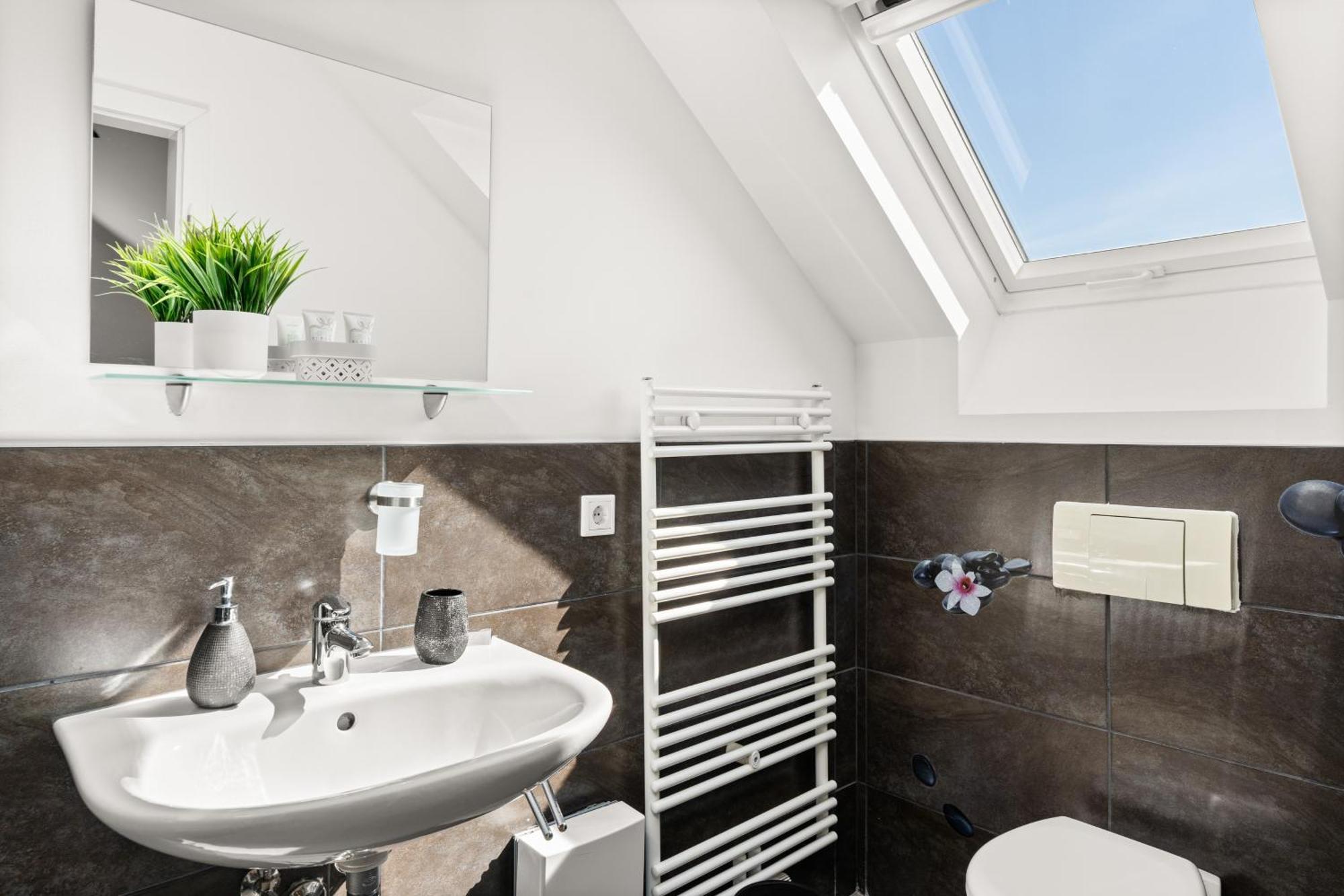 Mola Apartments-Charmante Ferienwohnung Im Herdecke Zentrum Fuer 3 Personen-Grosse Dachterrasse-Grill-Gratis Parken-Wlan Eksteriør bilde